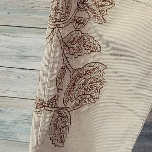 DA-NANG CORDUROY FLORAL EMBROIDERED PANTS - Picture 2 of 5
